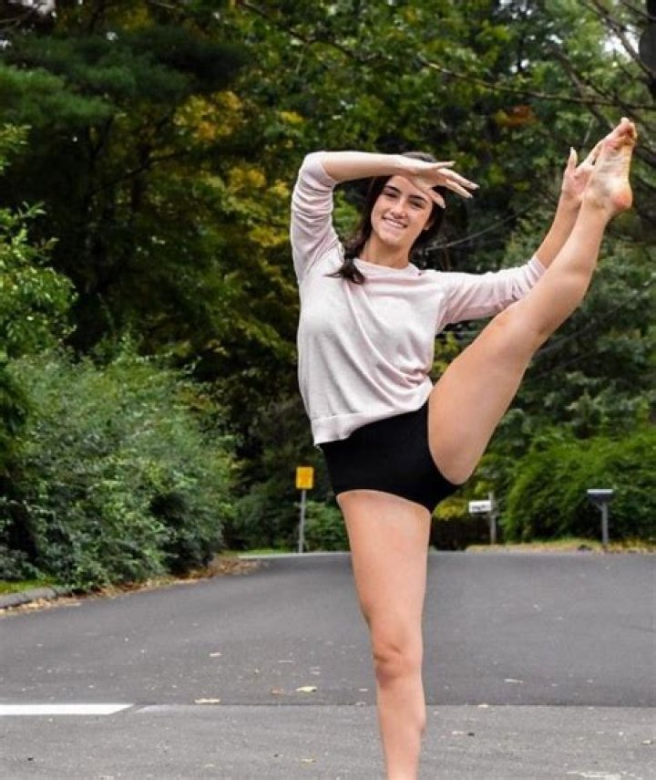 Charli D'Amelio Feet: A Comprehensive Guide to Her Dance Moves and Footwork