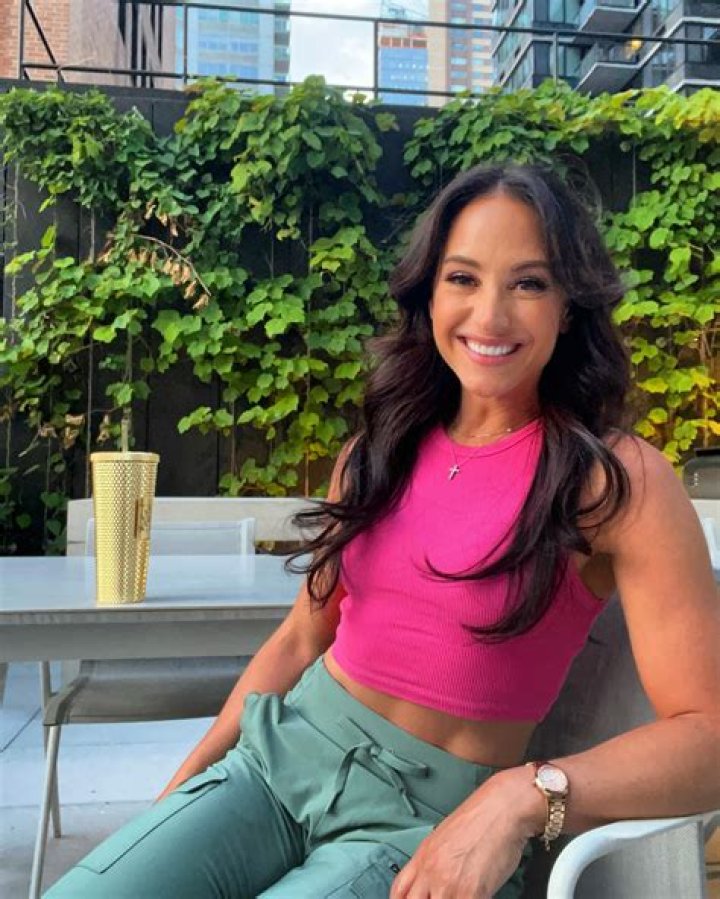 Discovering Emily Compagno's Height and Weight: The Facts Behind the TV Personality