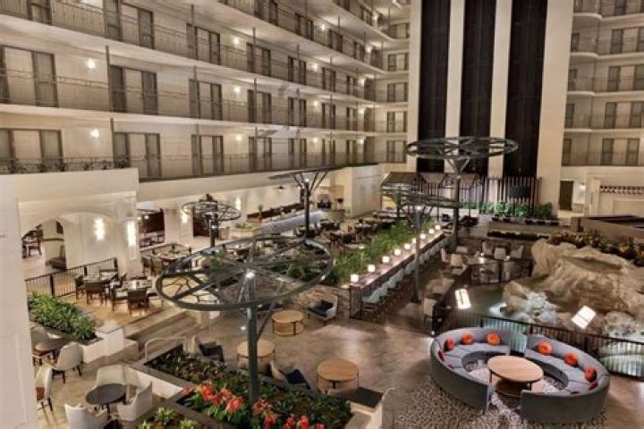 Embassy Suites Airport Freeway: Your Ultimate Guide to Luxury and Comfort