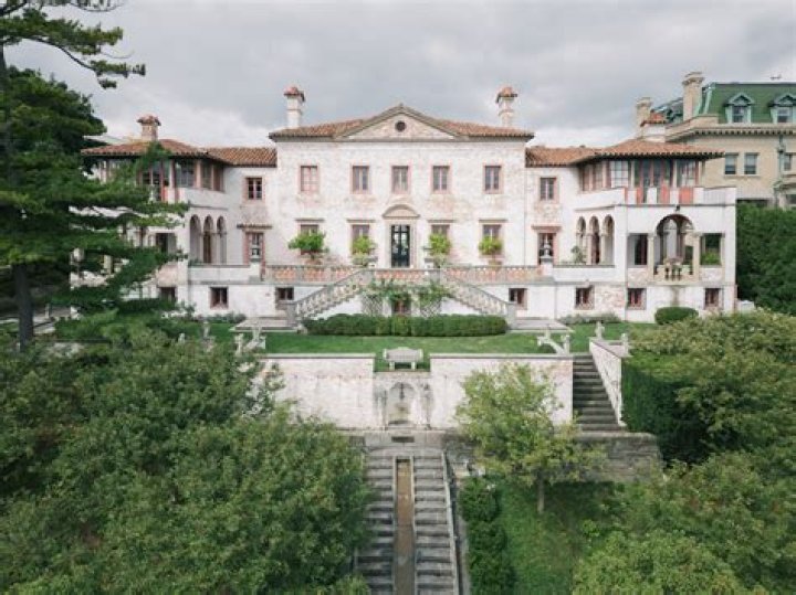 Villa Terrace Museum: A Glimpse into Art and History